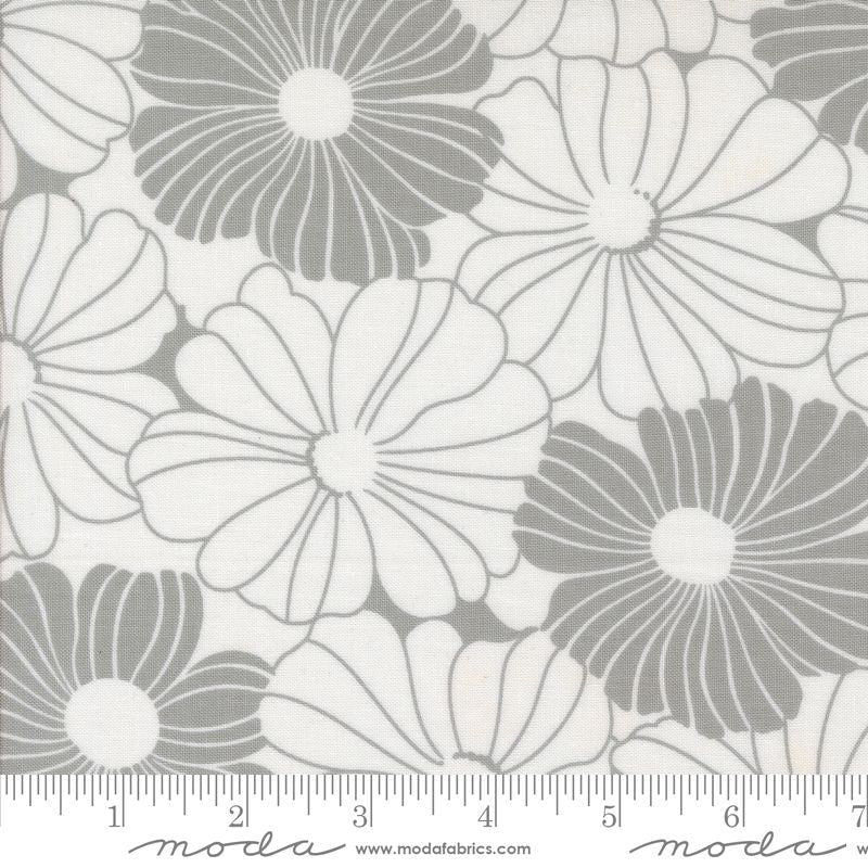 Color Crush - Bloom in Off White/Silver - V & Co - Moda