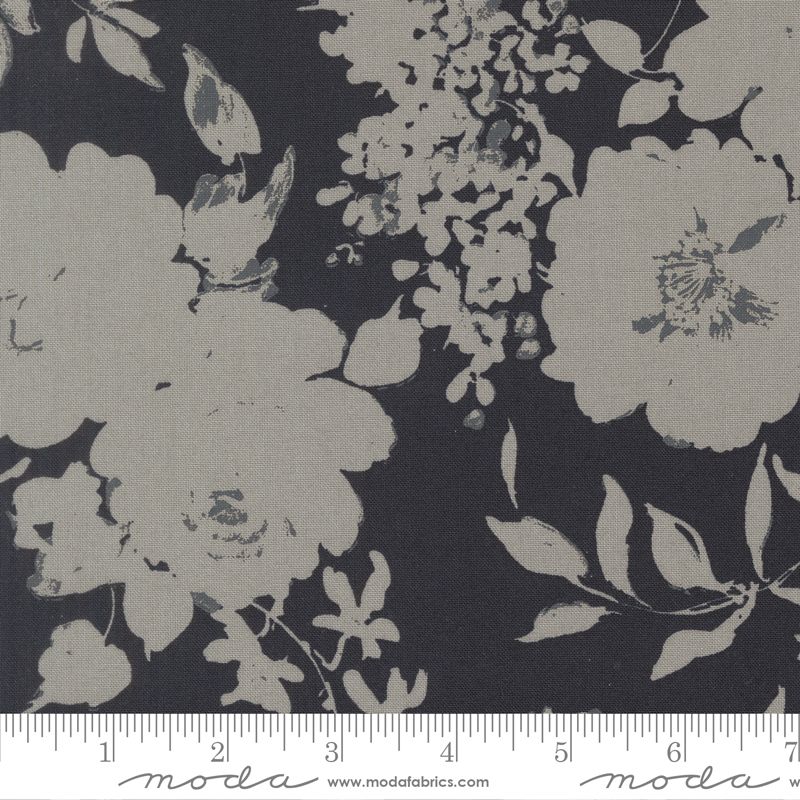 Arabesque 108" Wideback in Midnight - Moda