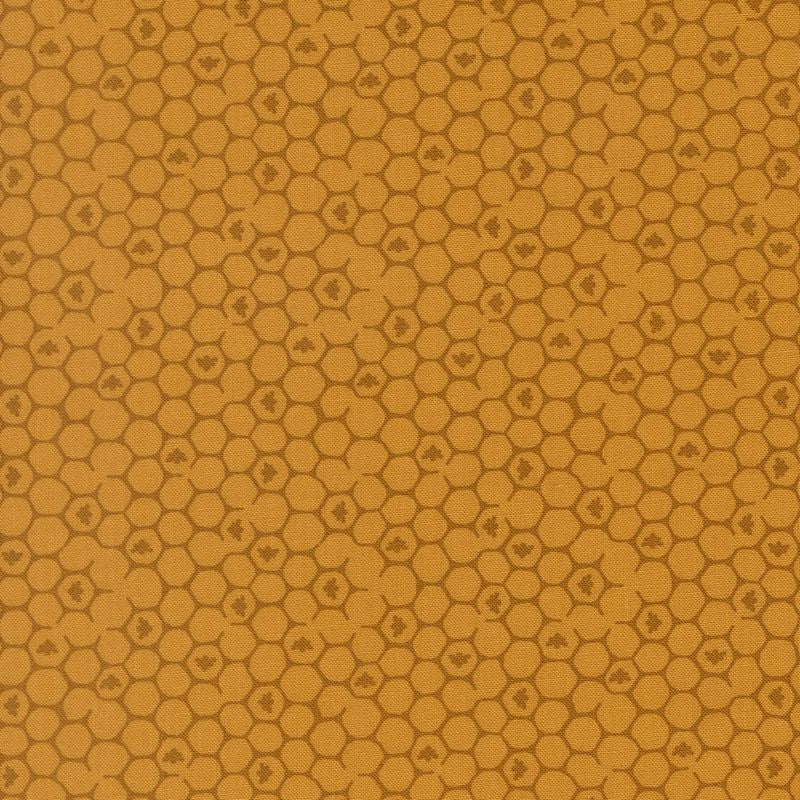 Wildbriar - Honeycomb in Golden - Sweetfire Road - Moda (Pre-order: Nov 2026)