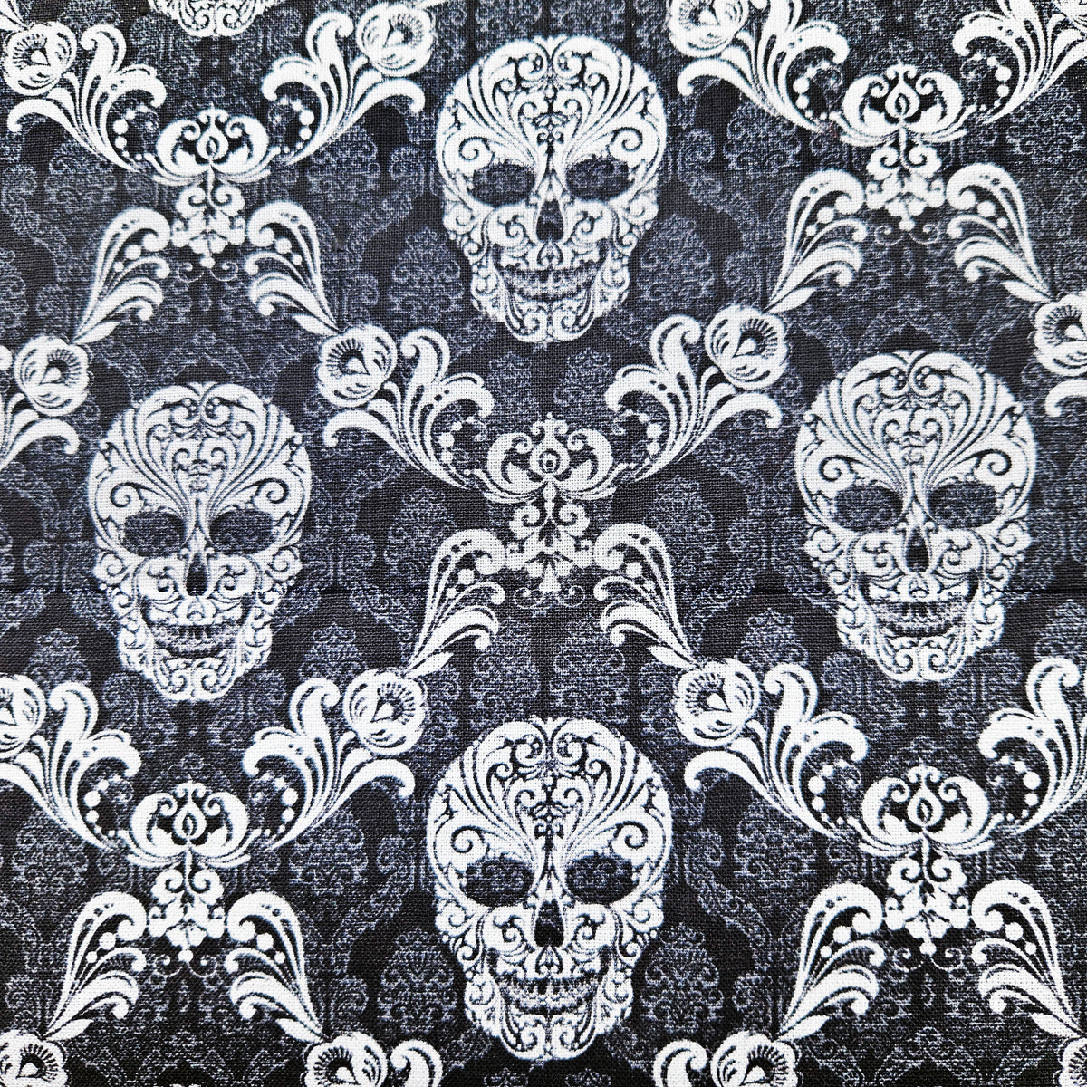 Fancy Skulls - Quilter's Choice (S)