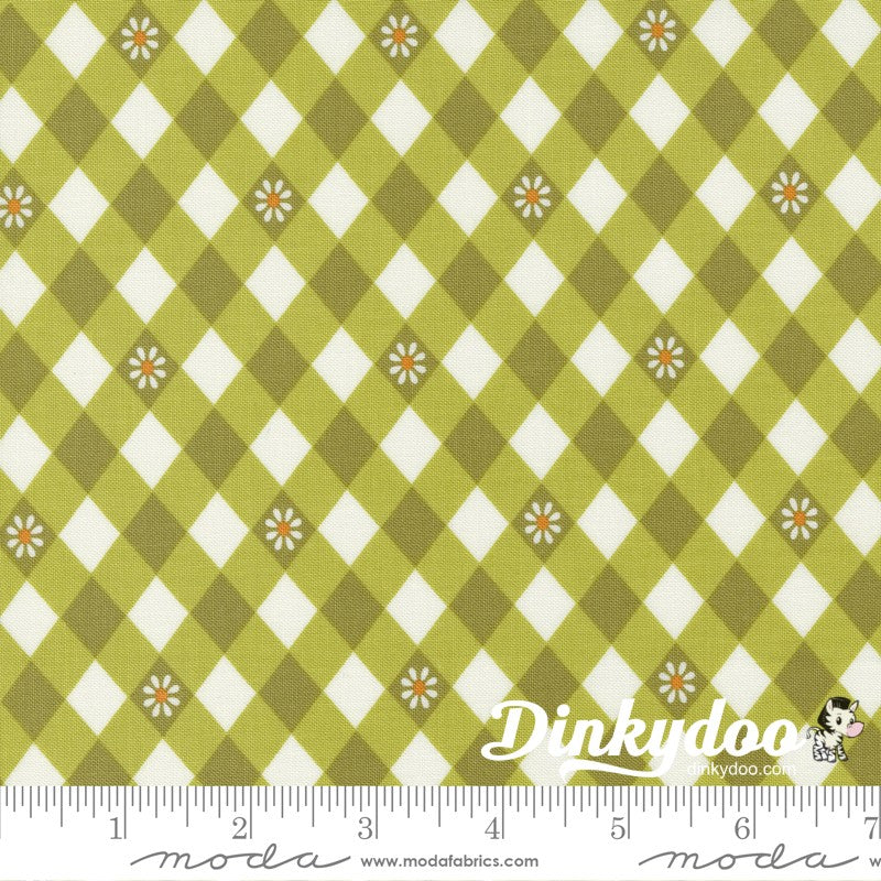 Flower Power Picnic Posies in Avocado Maureen McCormick Moda