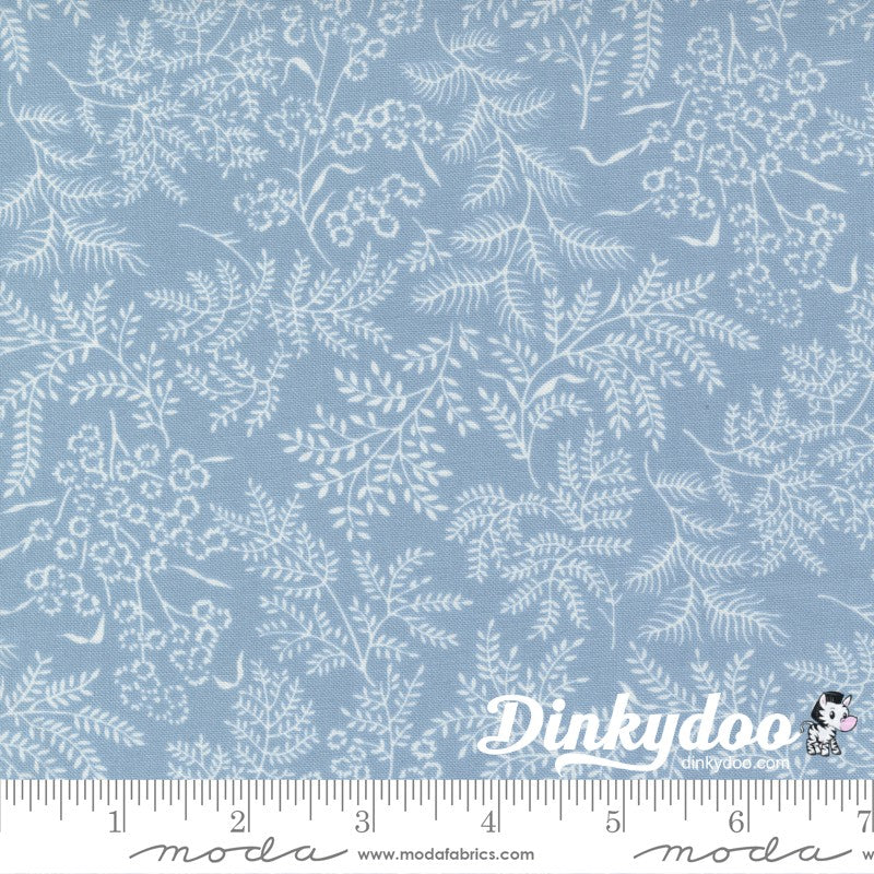 Nantucket Summer - Sconset in Light Blue - Camille Roskelley - Moda