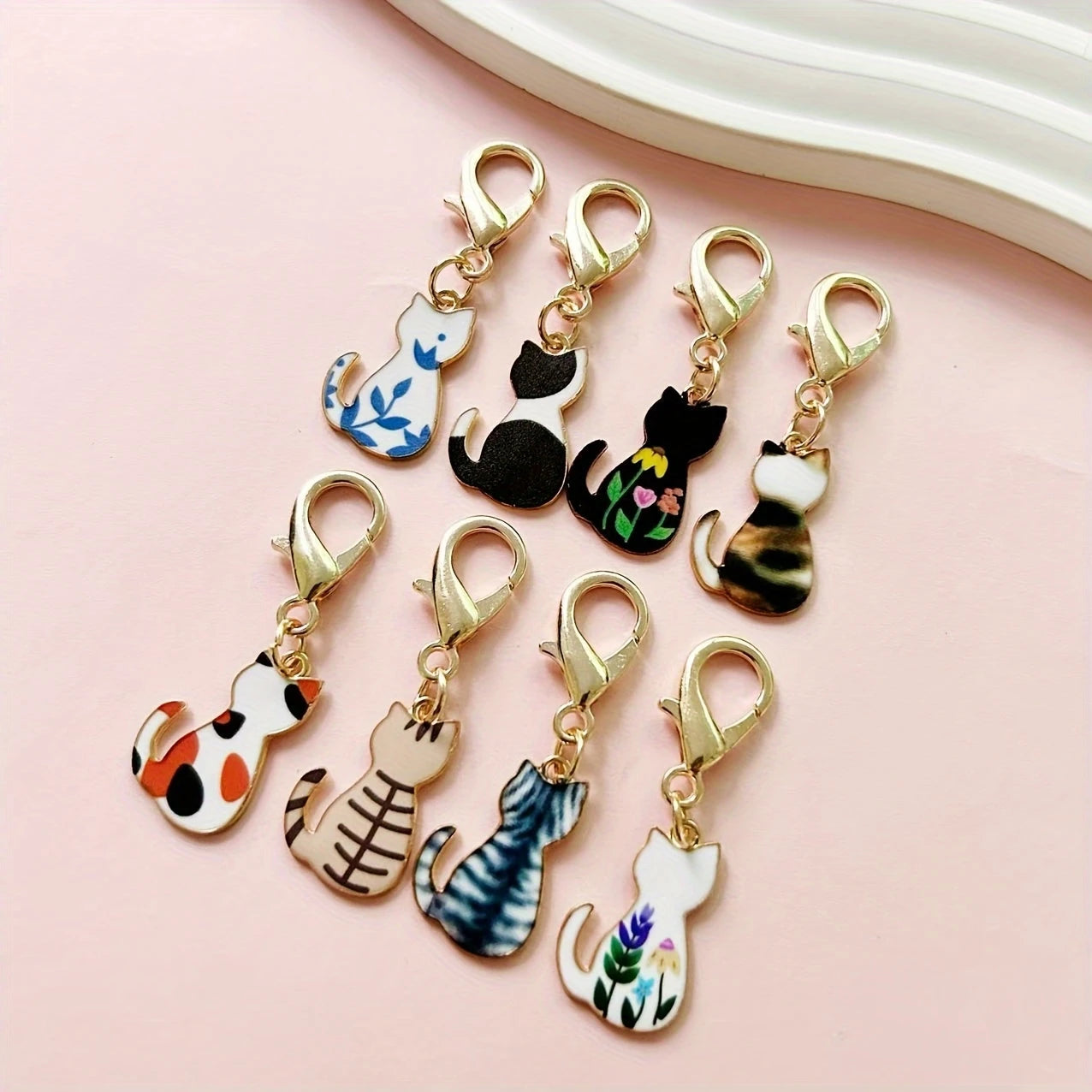 Kitty Silhouette Zipper Pull
