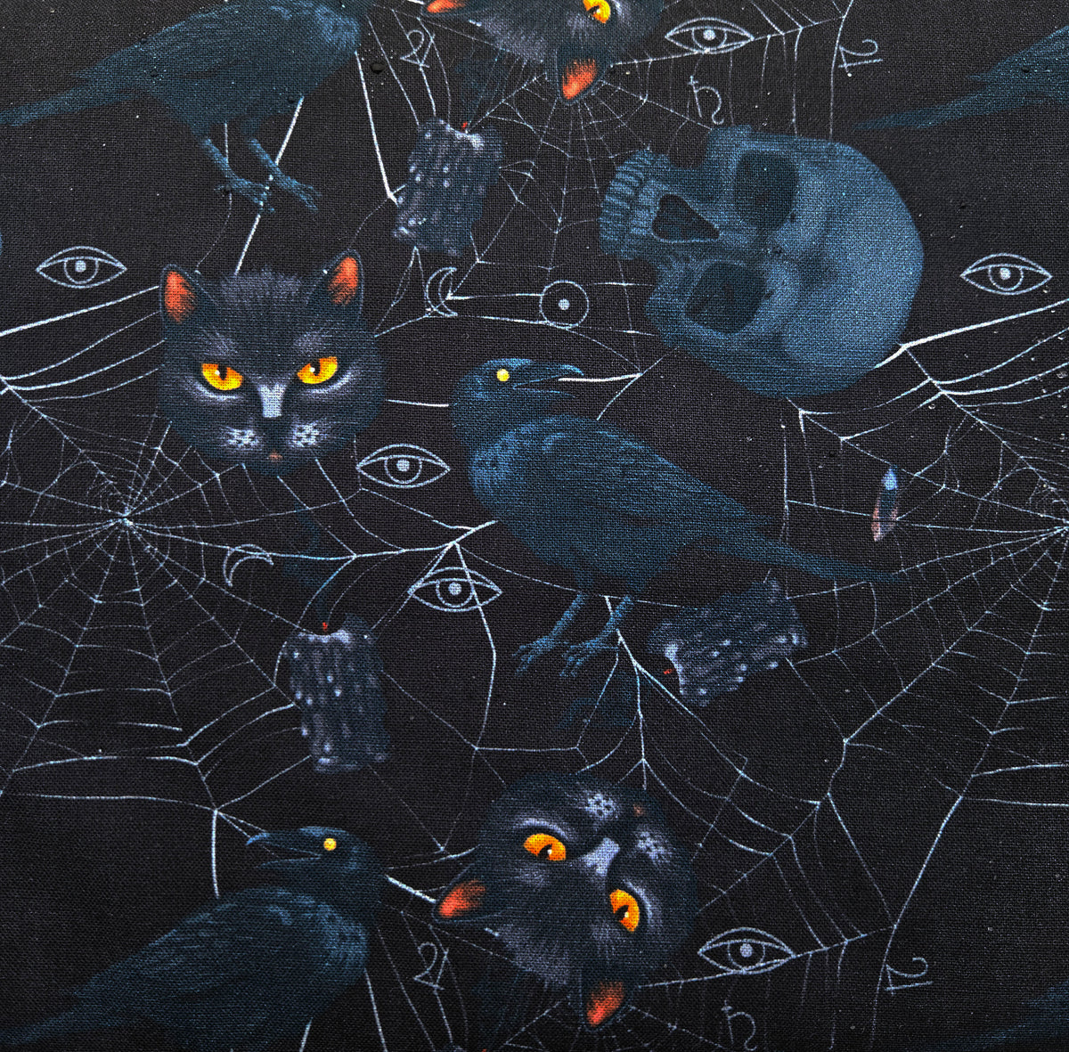 Cats & Crows Black - Quilter's Choice (S)