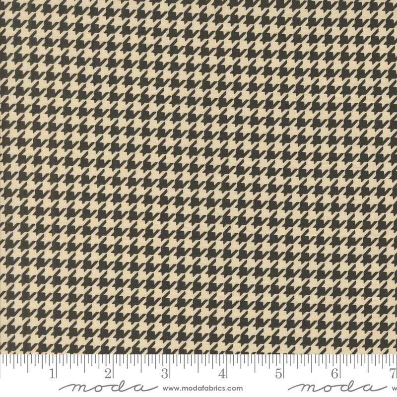 Home Sweet Haunt - Jelly Roll - Stacy Iest Hsu - Moda