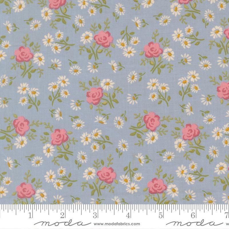 My Secret Garden - Jelly Roll - Stacy Iest Hsu - Moda (Pre-order: Aug 2026)