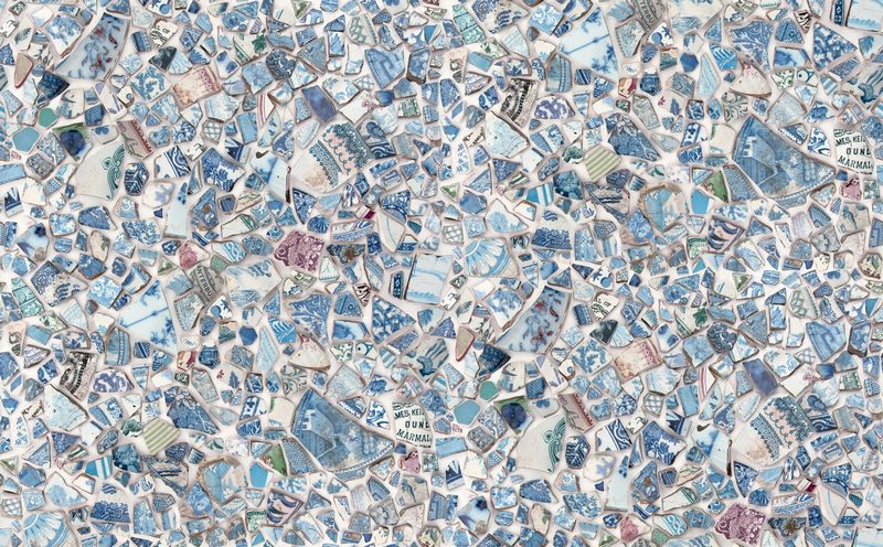 Larking - Lara in Porcelain - Janet Clare - Moda