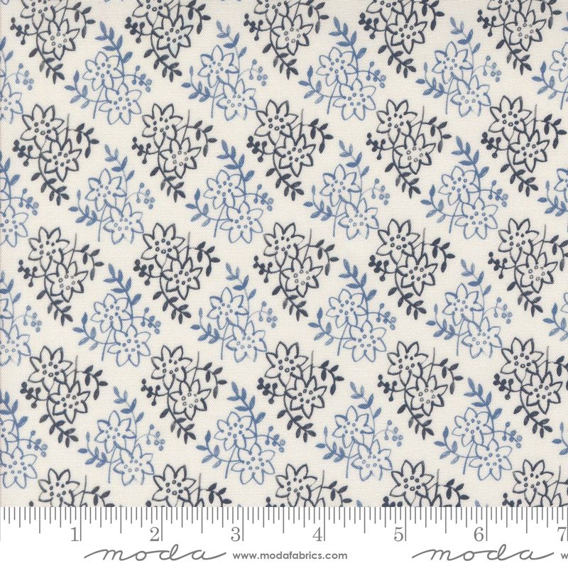 Larking - Fran in Porcelain - Janet Clare - Moda