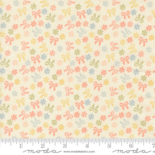 Handmade Sweetness - Bow Daisies in Porcelain - Heather Briggs - Moda (Pre-order: Oct 2026)