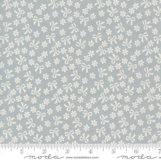 Handmade Sweetness - Bow Daisies in Powder Blue - Heather Briggs - Moda (Pre-order: Oct 2026)