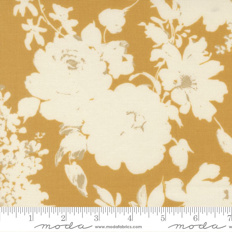 Arabesque 108" Wideback in Honey - Moda
