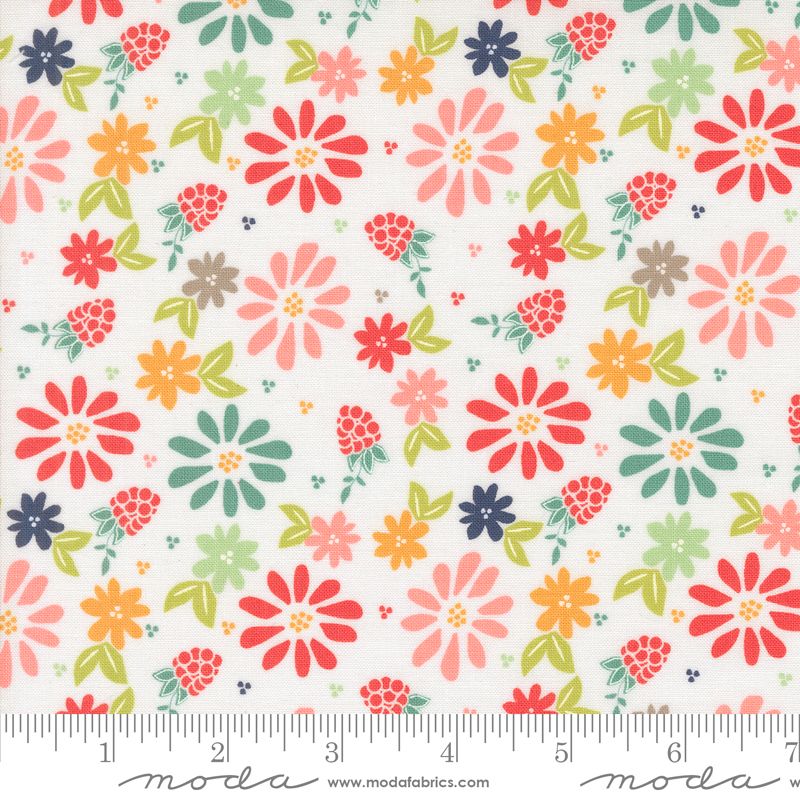 Raspberry Summer - Spring Berries in Cloud - Sherri & Chelsi - Moda