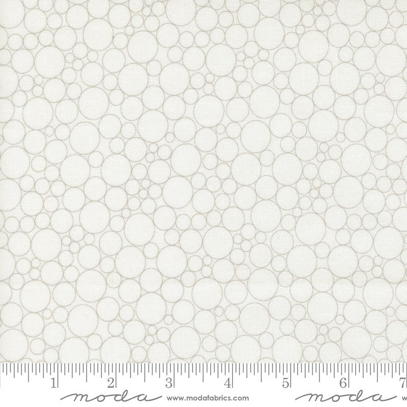 Tranquility - Little Bubbles in Off White - Sariditty - Moda (Pre-order: Dec 2026)