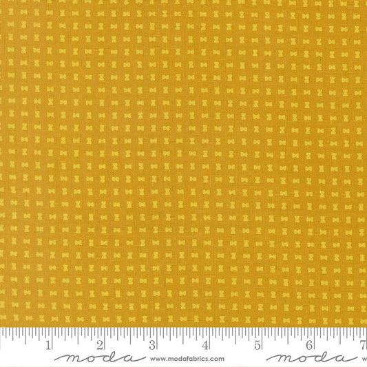 Scenery - Spools in Golden - Elizabeth Hartman - Moda (Pre-order: June 2026)