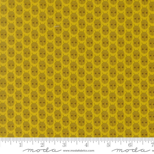 Popcorn - Little Bugs in Citrine - Elizabeth Hartman - Moda (Pre-order: Dec 2026)