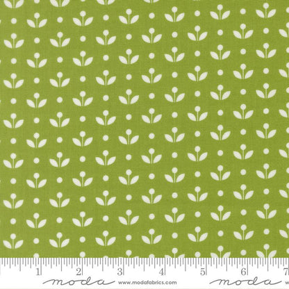 Bloomsberry - Fat Quarter Bundle - Camille Roskelley - Moda (Pre-order: Oct 2026)