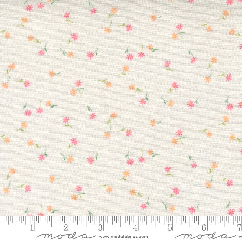 Kindness - Fluttering in Dogwood - Deb Strain - Moda (Pre-order: Feb 2026) - Dinkydoo Fabrics