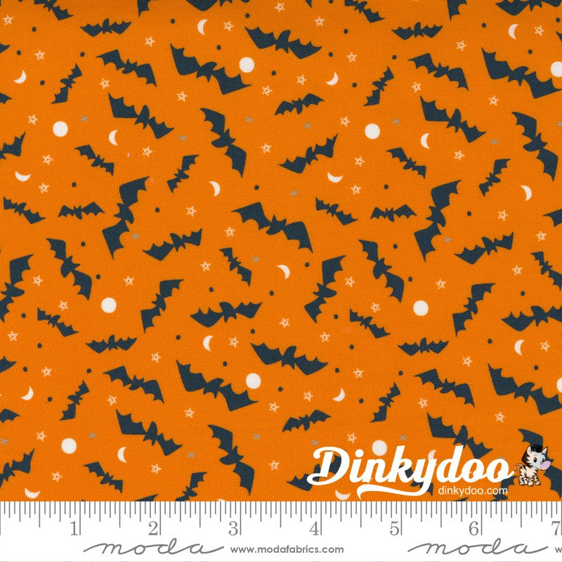 Holiday Essentials Halloween - Bats in Pumpkin - Stacy Iest Hsu - Moda